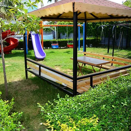 アパートホテル Andros Family Club