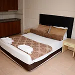 Ξενοδοχείο με διαμερίσματα Andros Family Club 3*