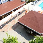 Ξενοδοχείο με διαμερίσματα Andros Family Club 3*